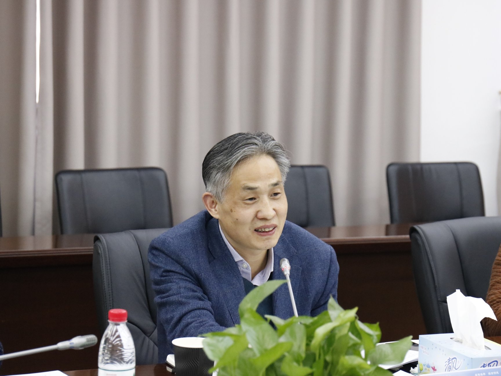 图为陈晓峰讲话 图为陈晓峰讲话