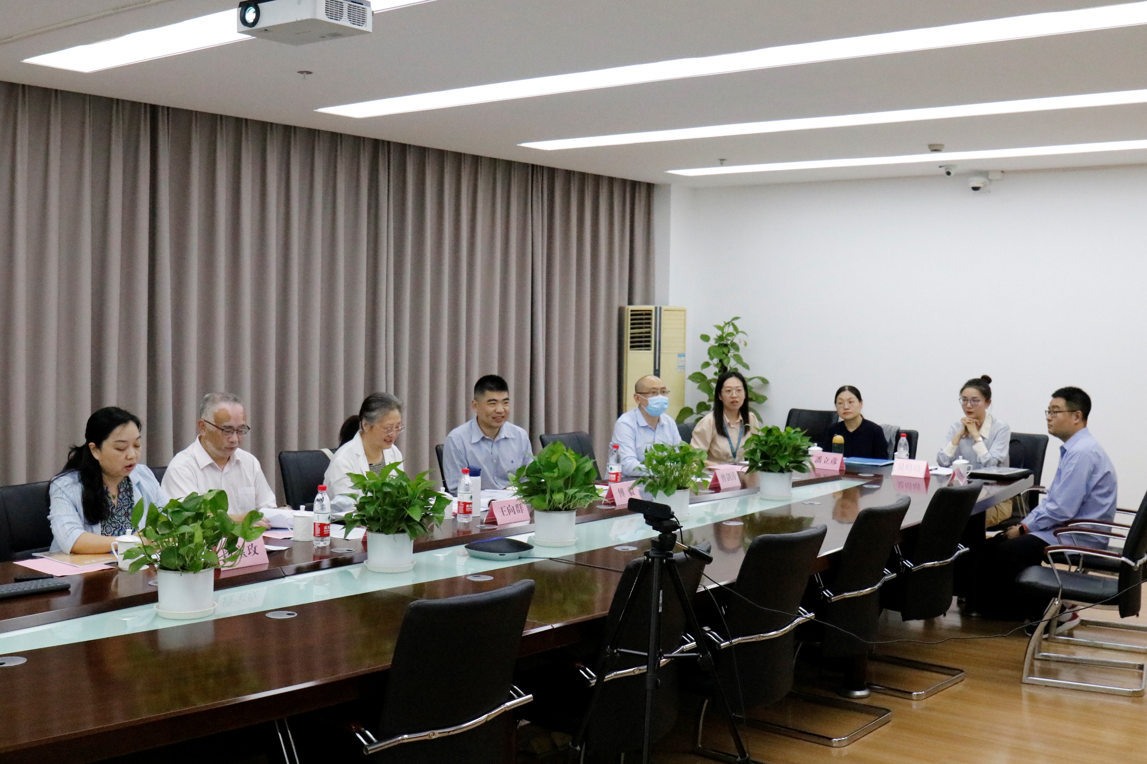 图为备赛现场 图为备赛现场