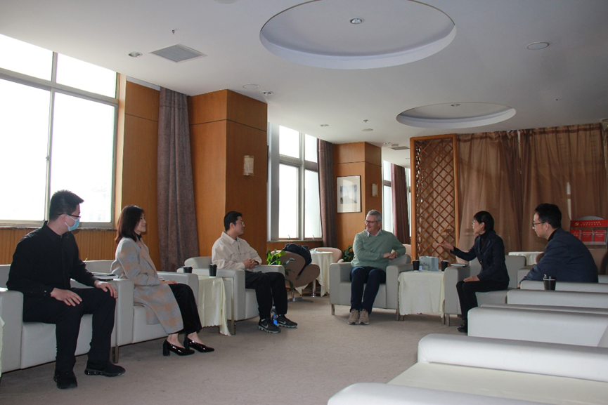 图为会晤现场 图为会晤现场