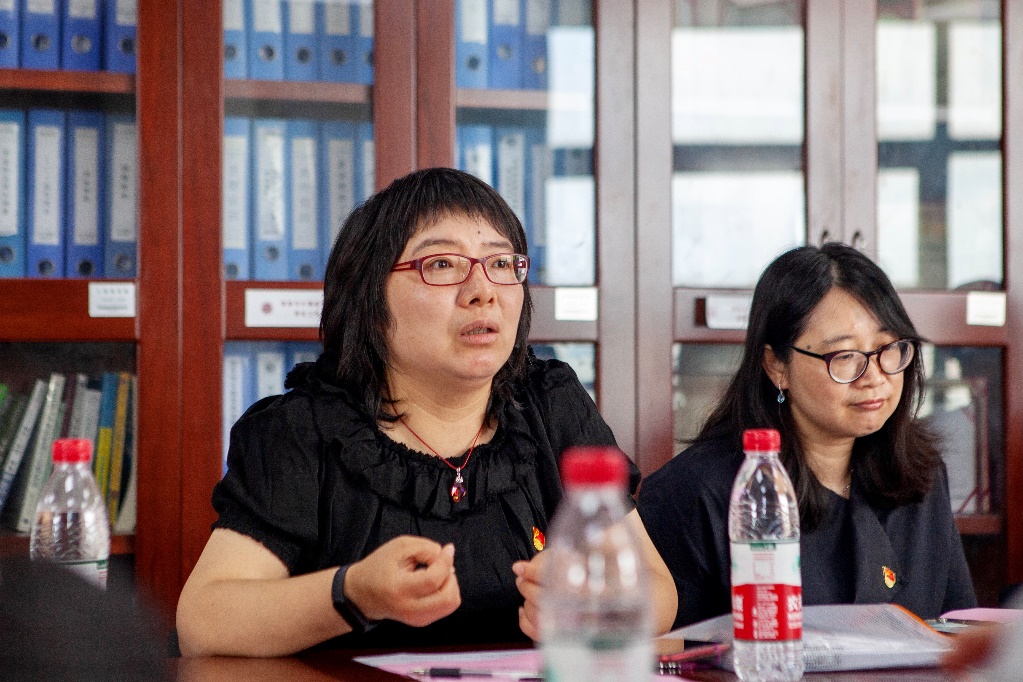 图为费黎艳书记讲话 图为费黎艳书记讲话