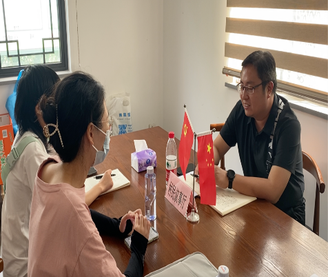 社会实践团队访谈村干部