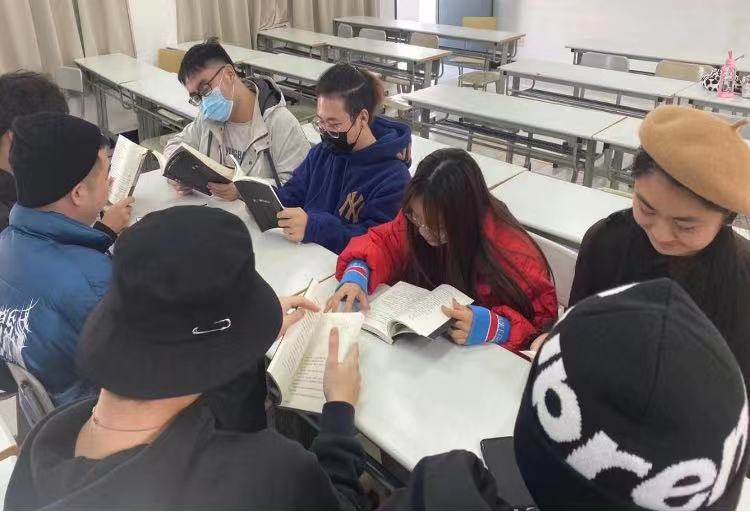 (图为心理读书会) (图为心理读书会)