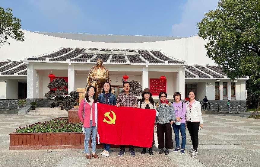 图为支部合影 图为支部合影